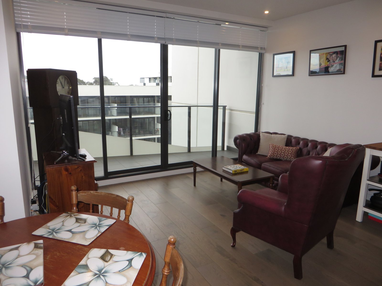 Gallery: 515/222 Bay Road