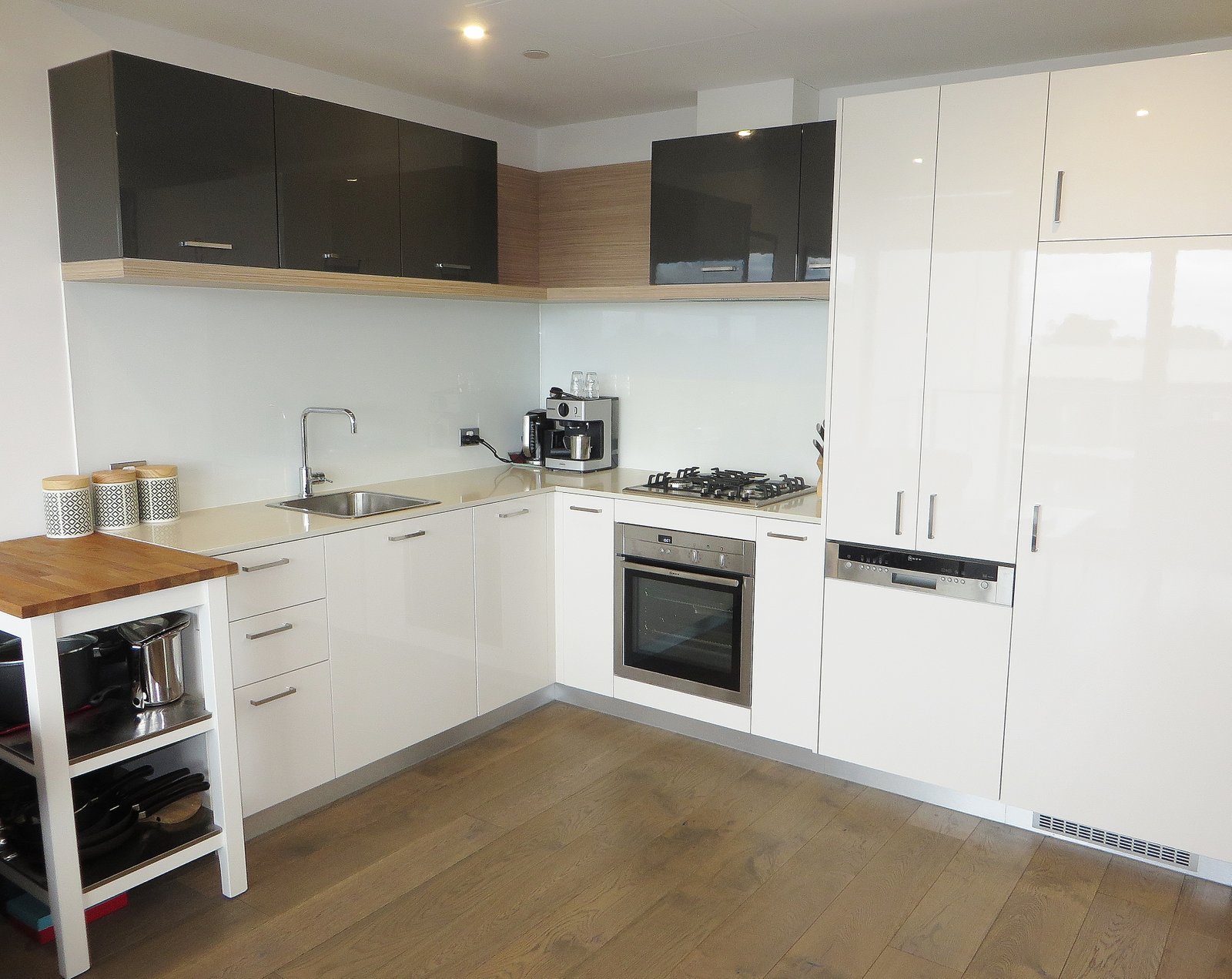 Gallery: 515/222 Bay Road
