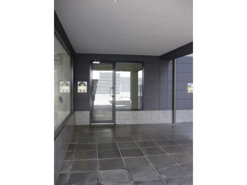 Gallery: 5/156 Bay Street