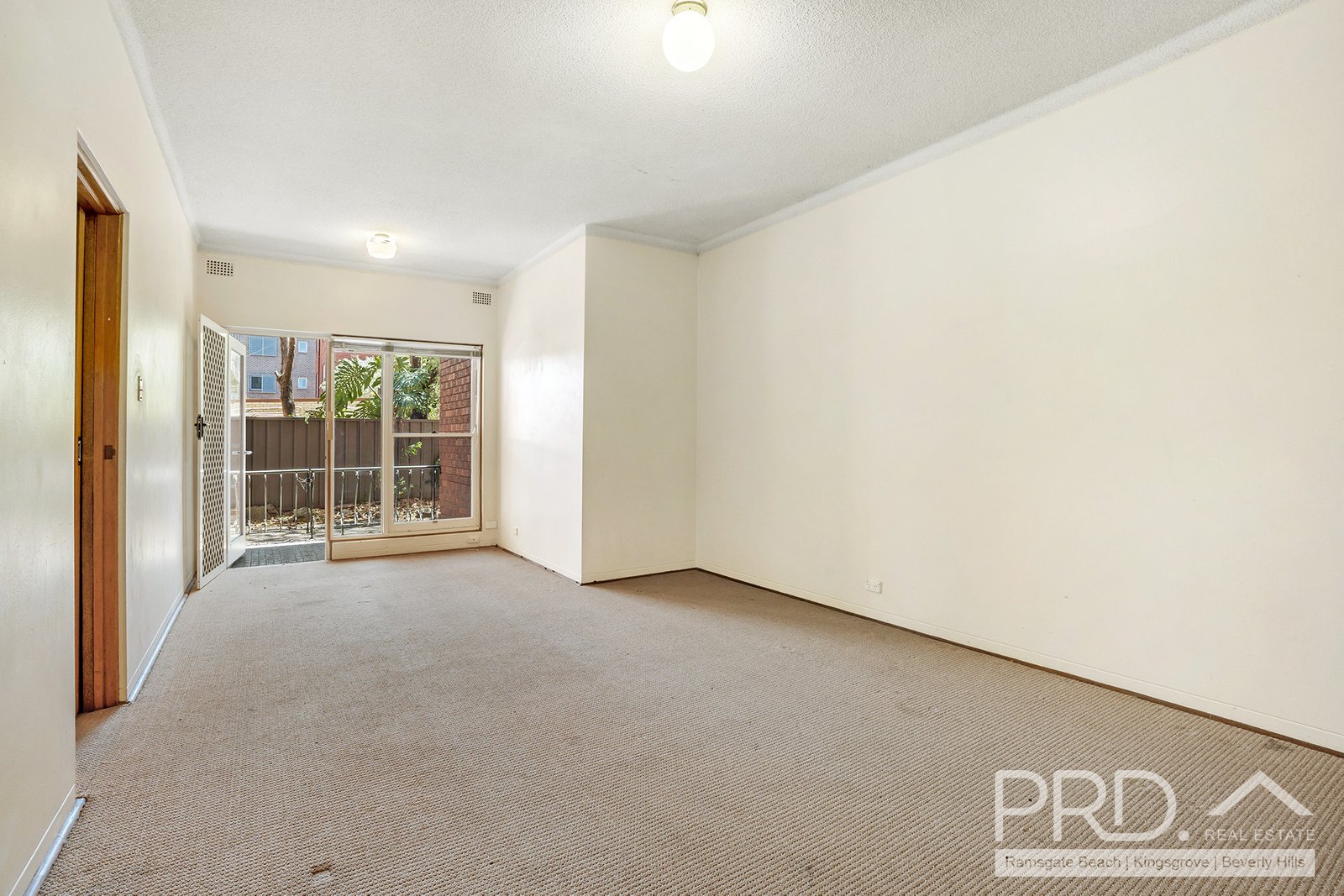 5/157 Russell Avenue DOLLS POINT 2