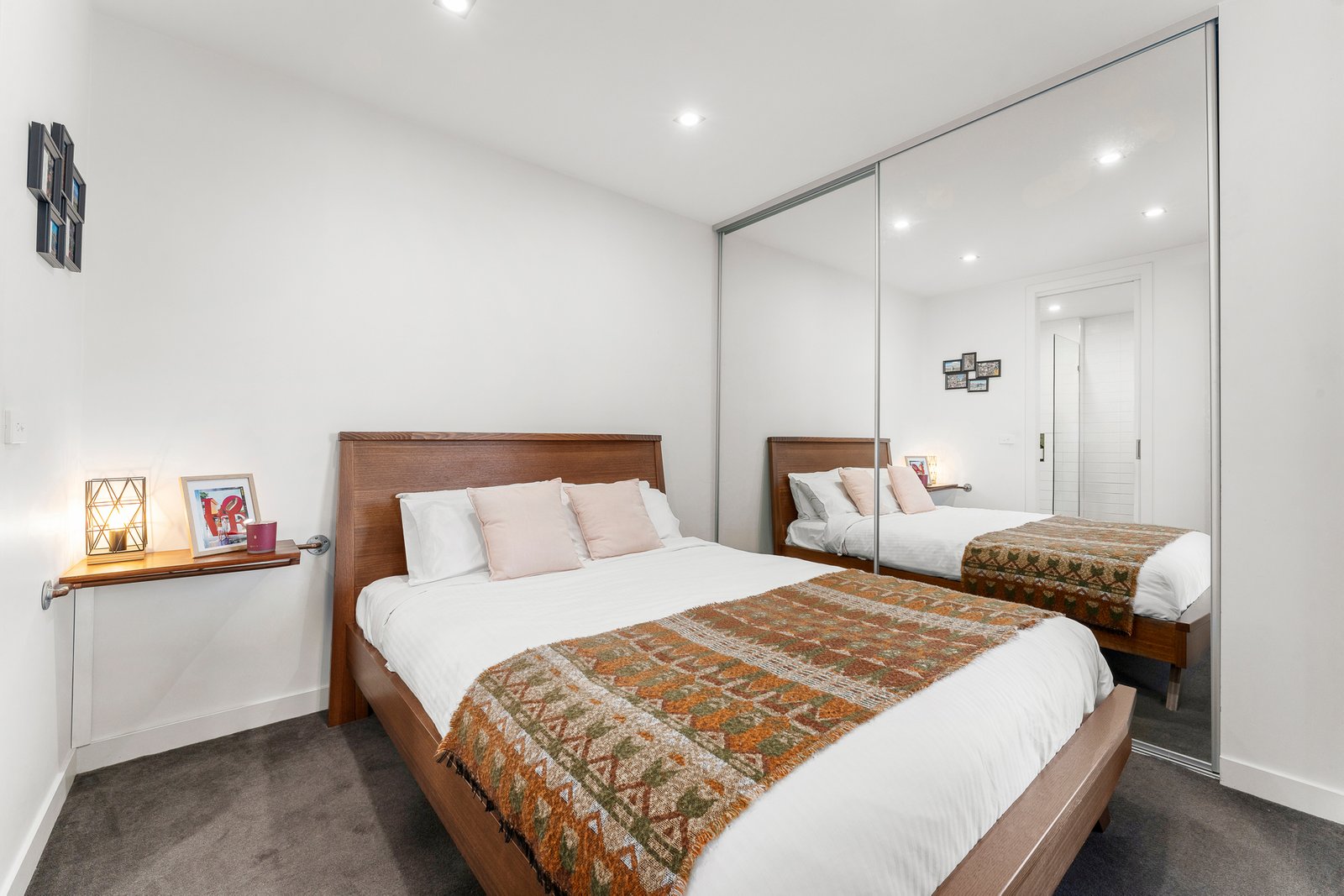 Gallery: 515/90 Buckley Street