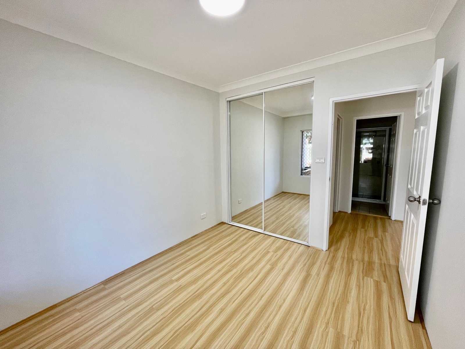 5/16-18 Fifth Avenue BLACKTOWN 4