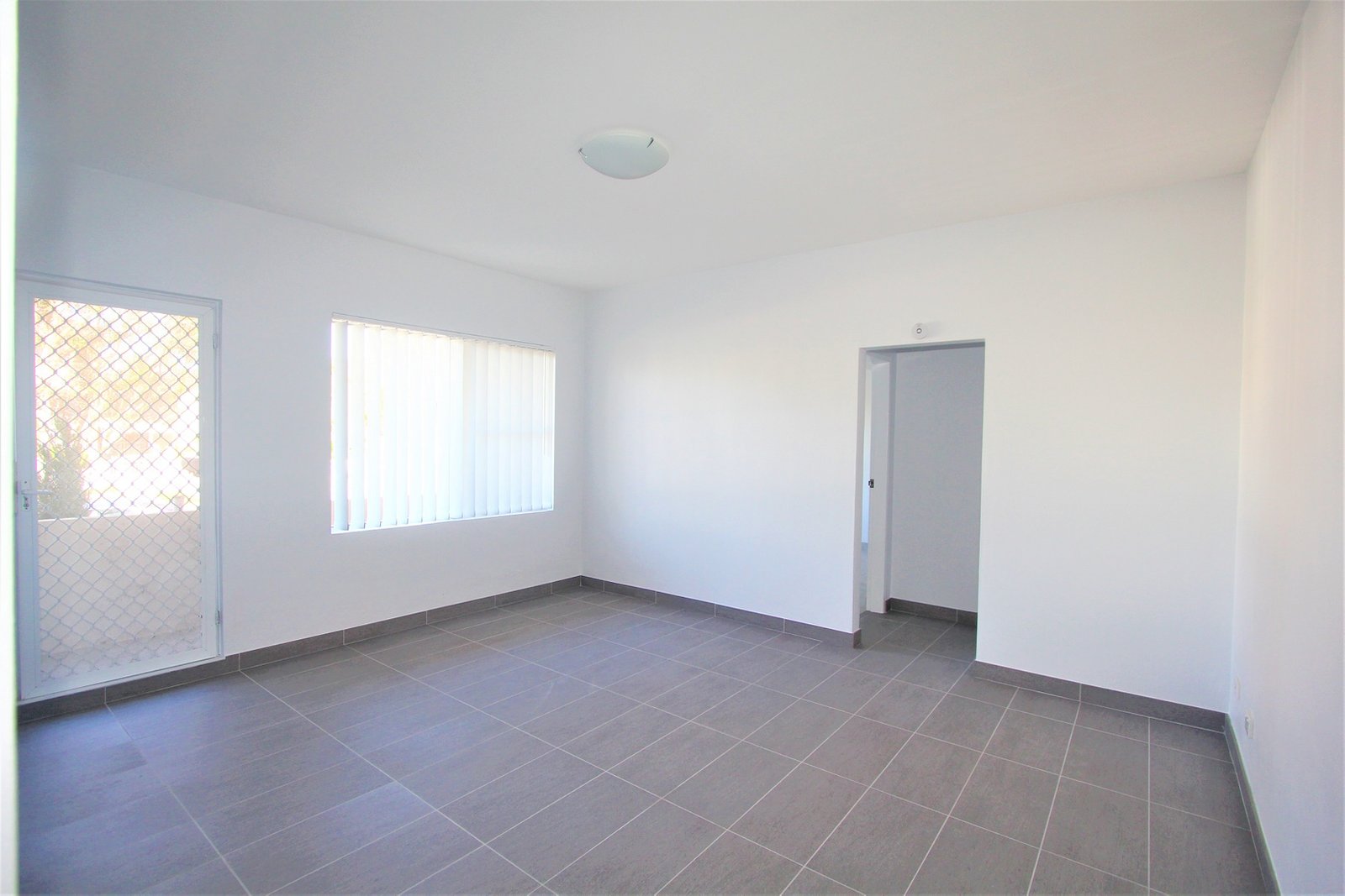 5/16-22 Guinea Street KOGARAH 1