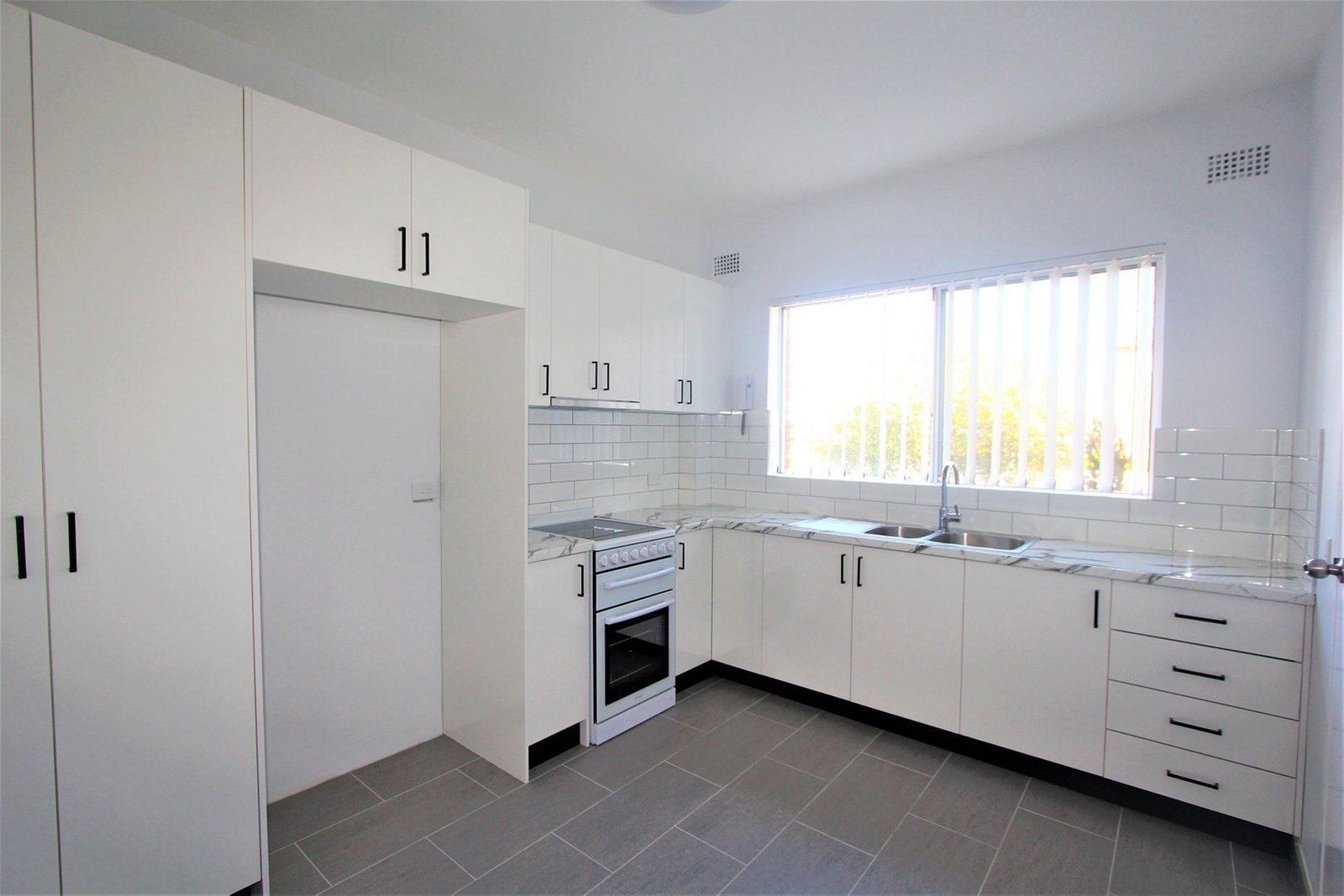 5/16-22 Guinea Street KOGARAH 2