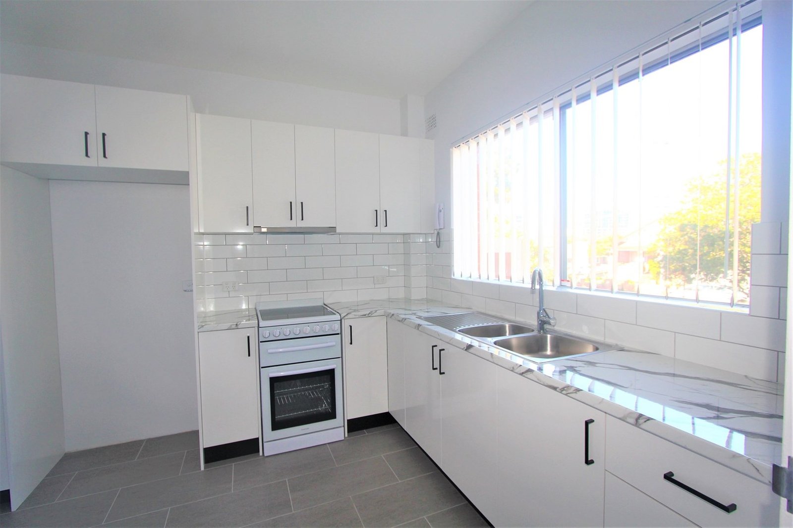 5/16-22 Guinea Street KOGARAH 3