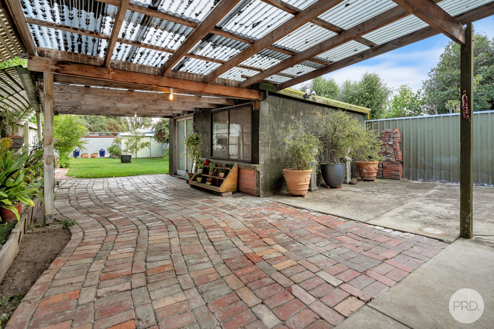 516 Drummond Street South REDAN 10
