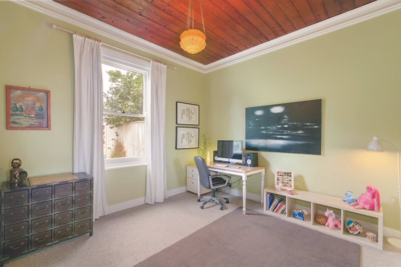 Gallery: 516 Errard Street South