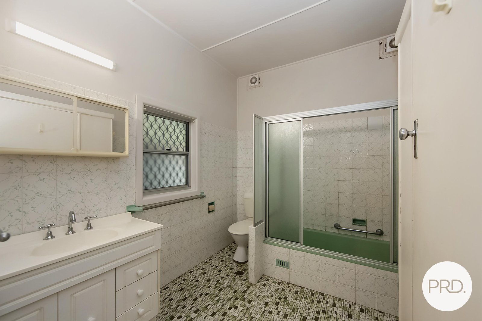 516 Ocean Drive NORTH HAVEN 12