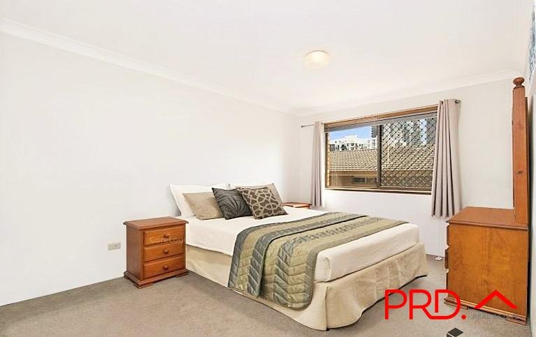 5/17-19 Surf Parade BROADBEACH 6