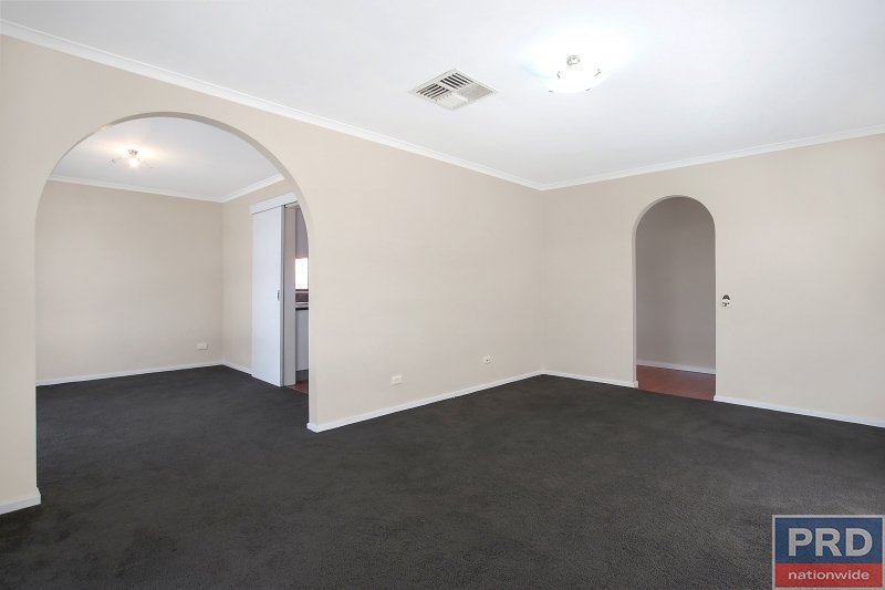 517 Nagle Road LAVINGTON 6