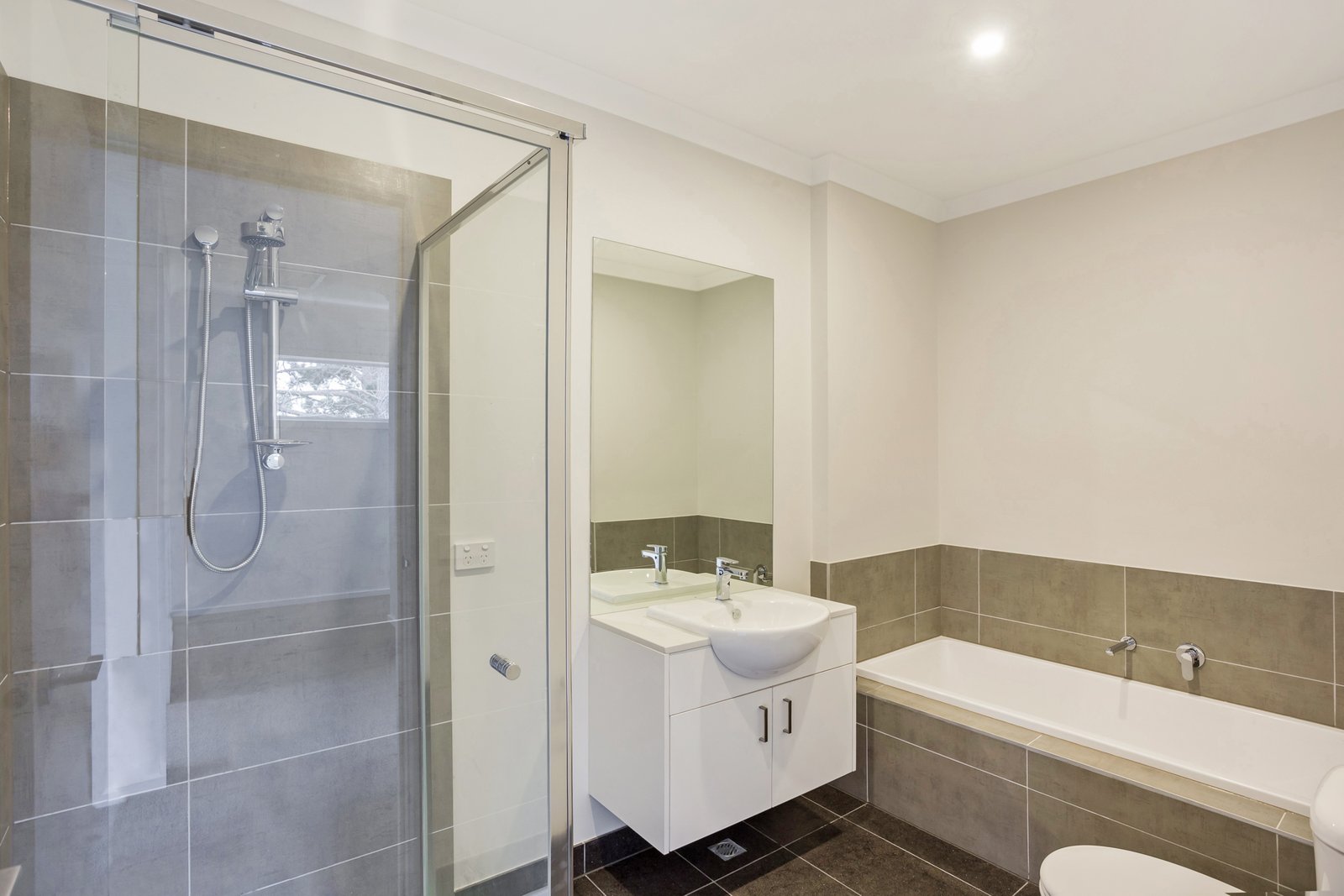 Gallery: 5/170 Chapel Road