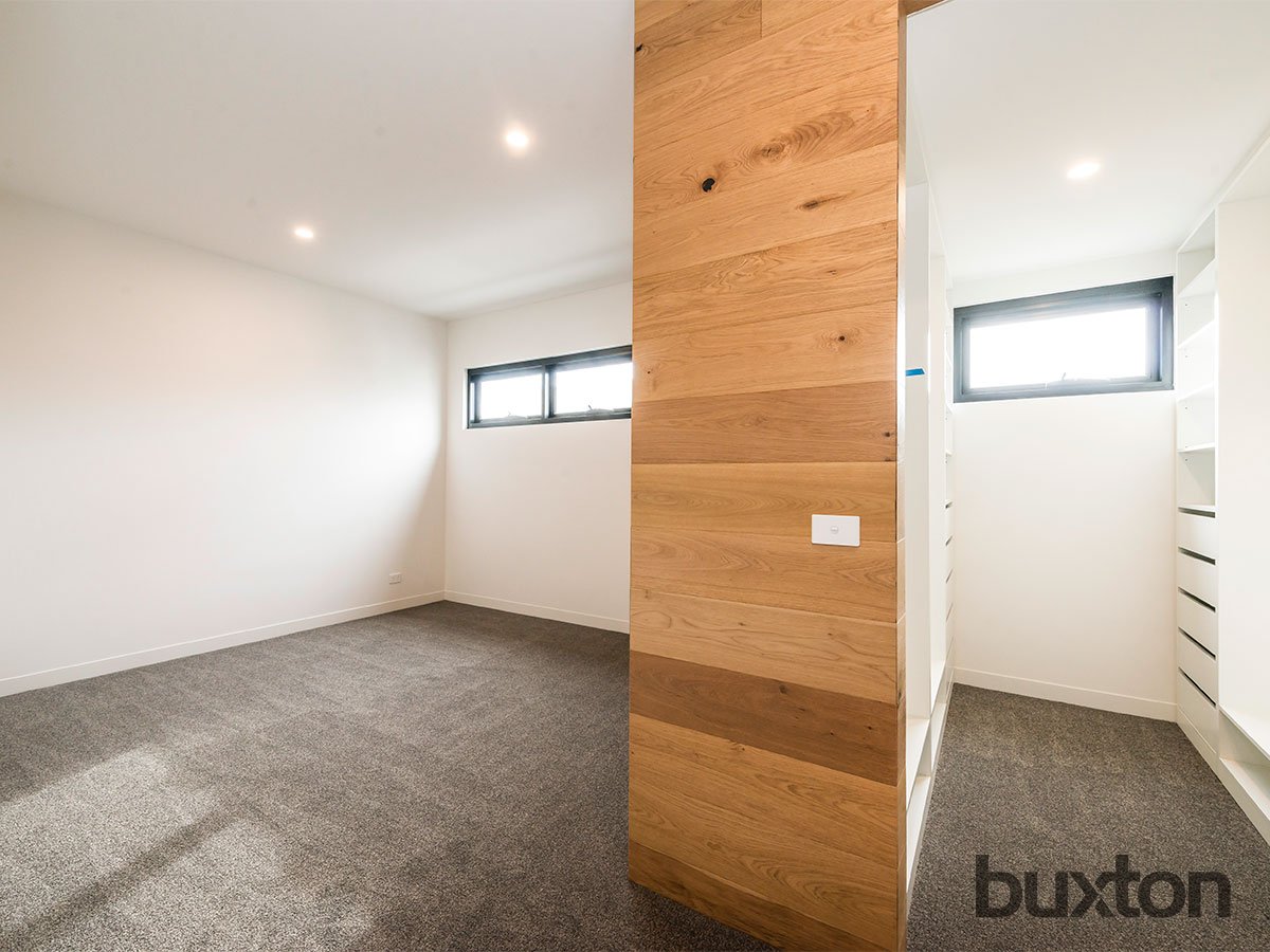 Gallery: 5/172 Beach Road