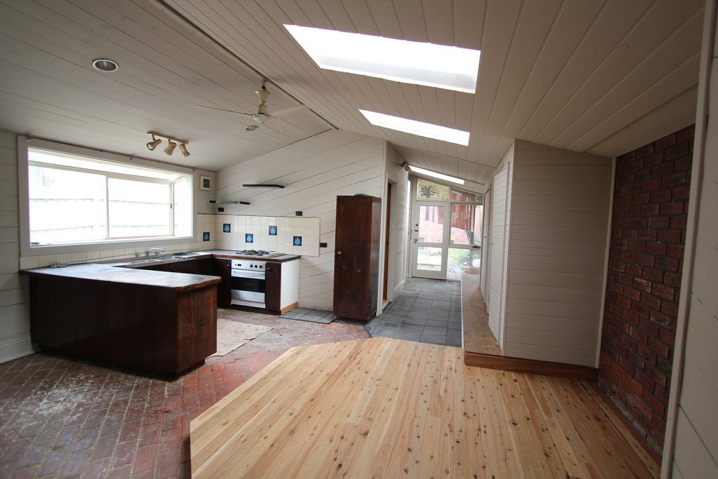 518 Errard Street South REDAN 2