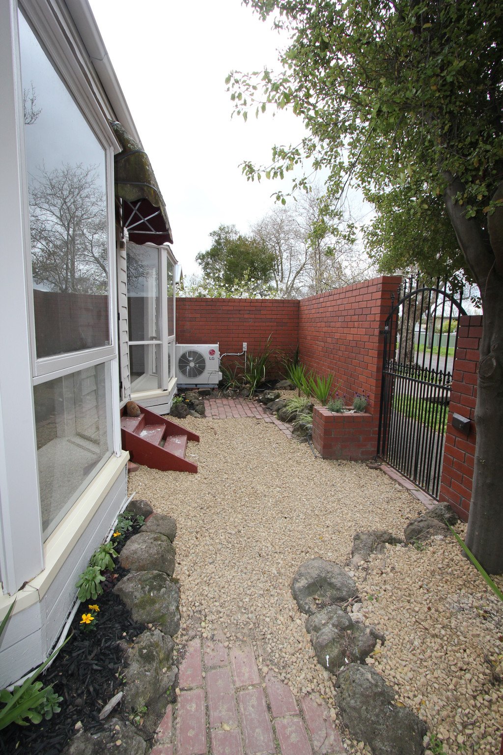 518 Errard Street South REDAN 10