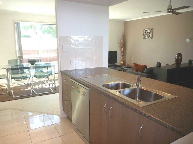 5/18 Pacific Avenue TANNUM SANDS 3