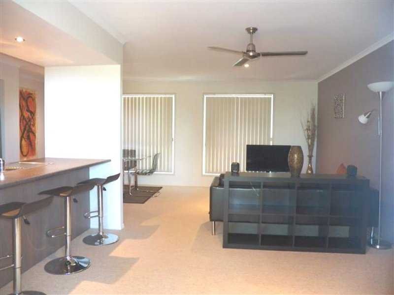 5/18 Pacific Avenue TANNUM SANDS 8