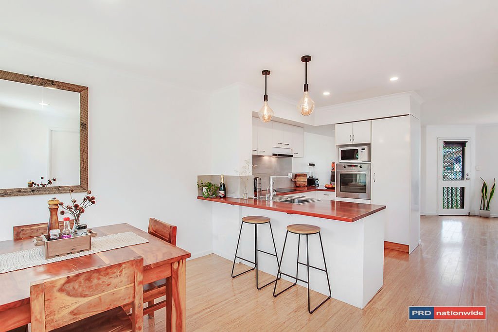 5/18 Tallebudgera Creek Rd  BURLEIGH HEADS 2