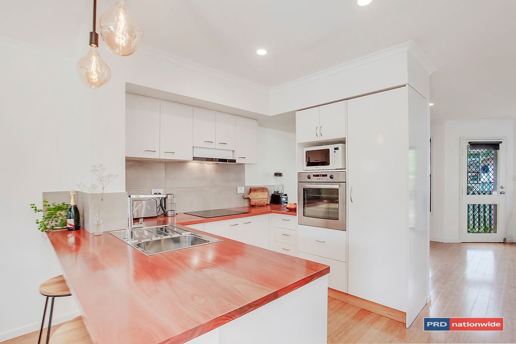 5/18 Tallebudgera Creek Rd  BURLEIGH HEADS 3