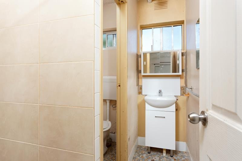 5/187 Lake Albert Road KOORINGAL 5