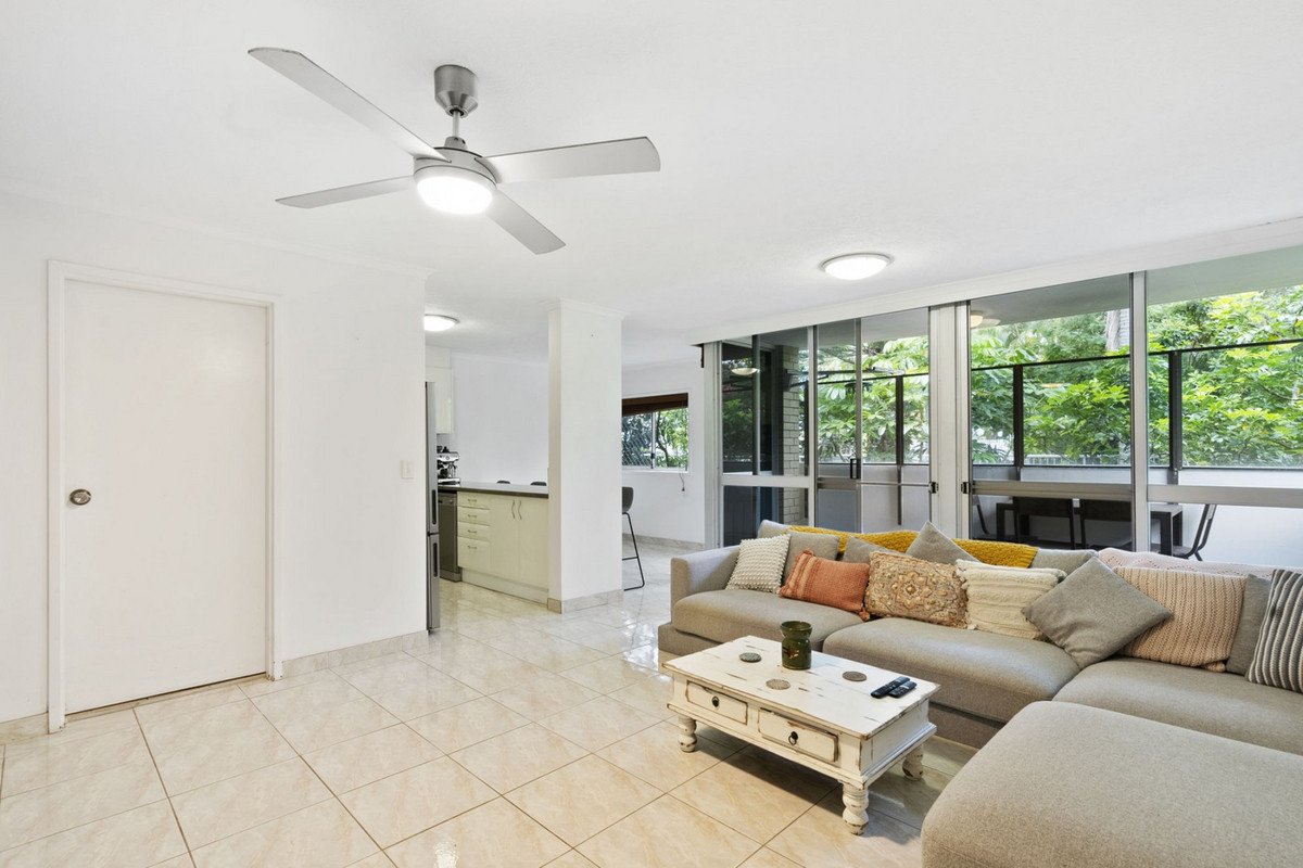 5/189 Surf Parade Surfers Paradise 1