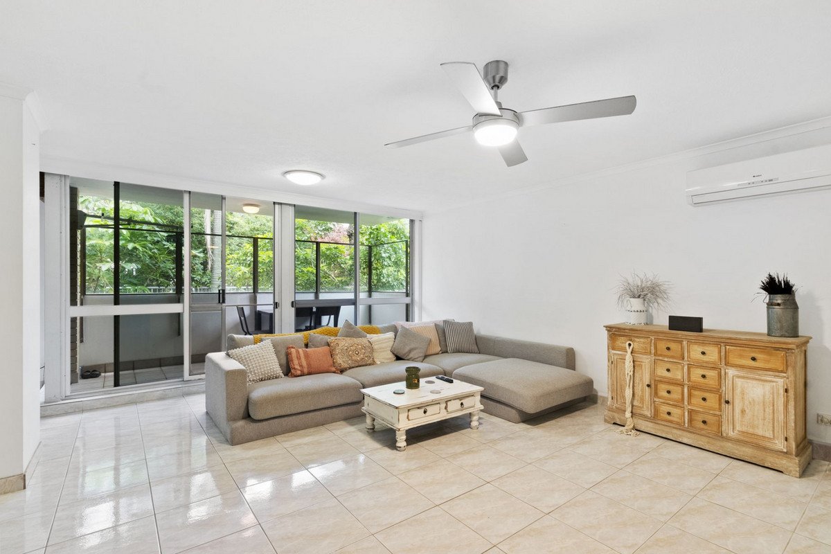 5/189 Surf Parade Surfers Paradise 2