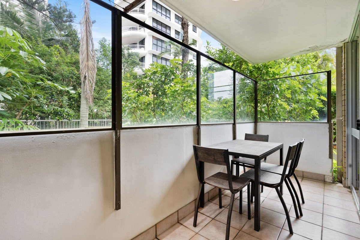 5/189 Surf Parade Surfers Paradise 5