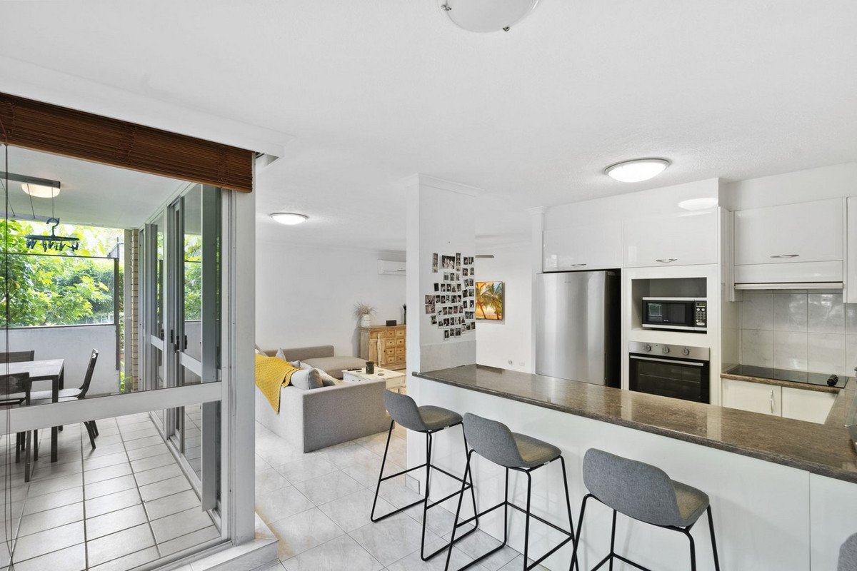 5/189 Surf Parade Surfers Paradise 7