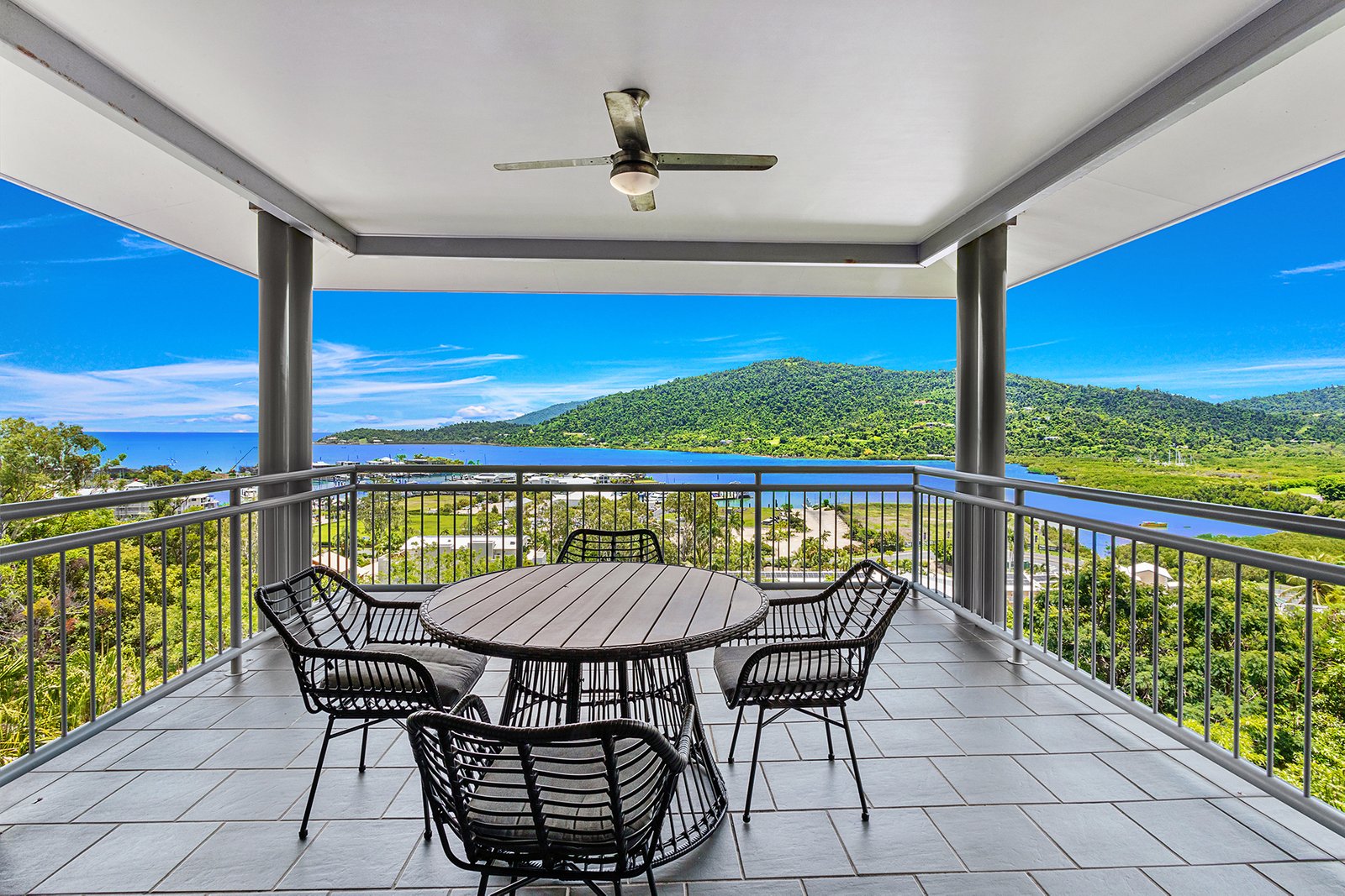 518/9a Hermitage Drive AIRLIE BEACH 1
