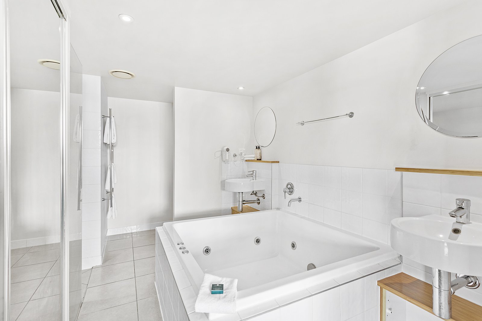 518/9a Hermitage Drive AIRLIE BEACH 12