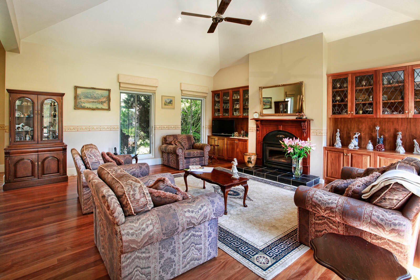 Real Estate and Property in 519 Romsey Road, Woodend, VIC