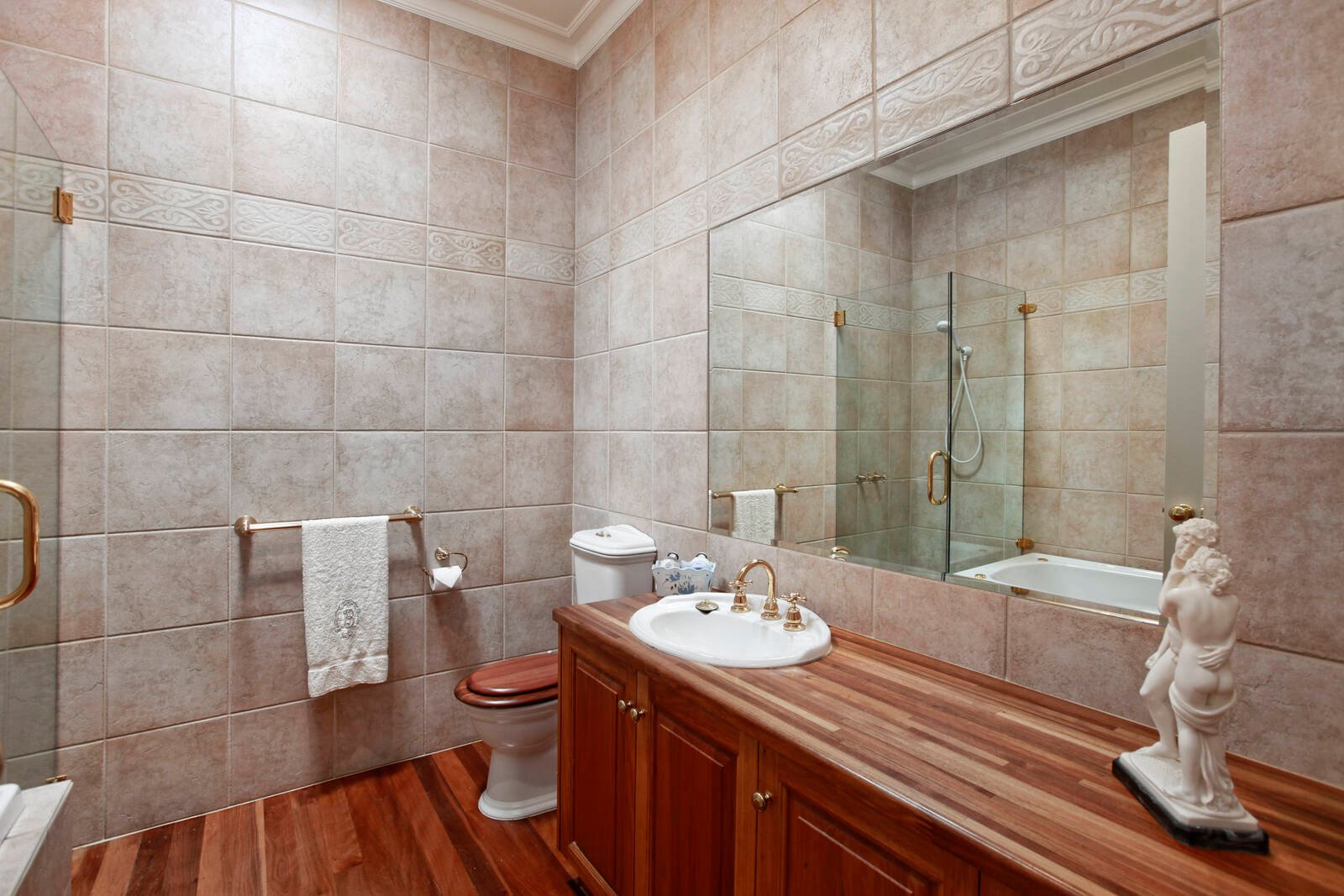 Real Estate and Property in 519 Romsey Road, Woodend, VIC