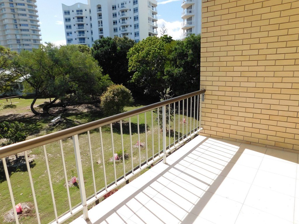 5/1971 Gold Coast Highway BURLEIGH HEADS 2