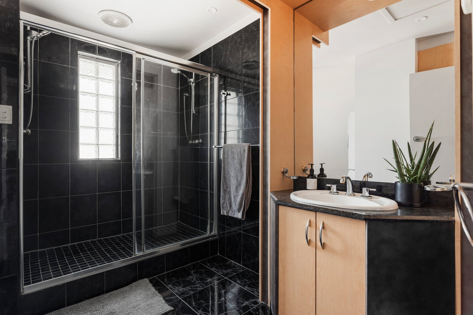 Real Estate and Property in 5/1B Regent Street, Elsternwick, VIC