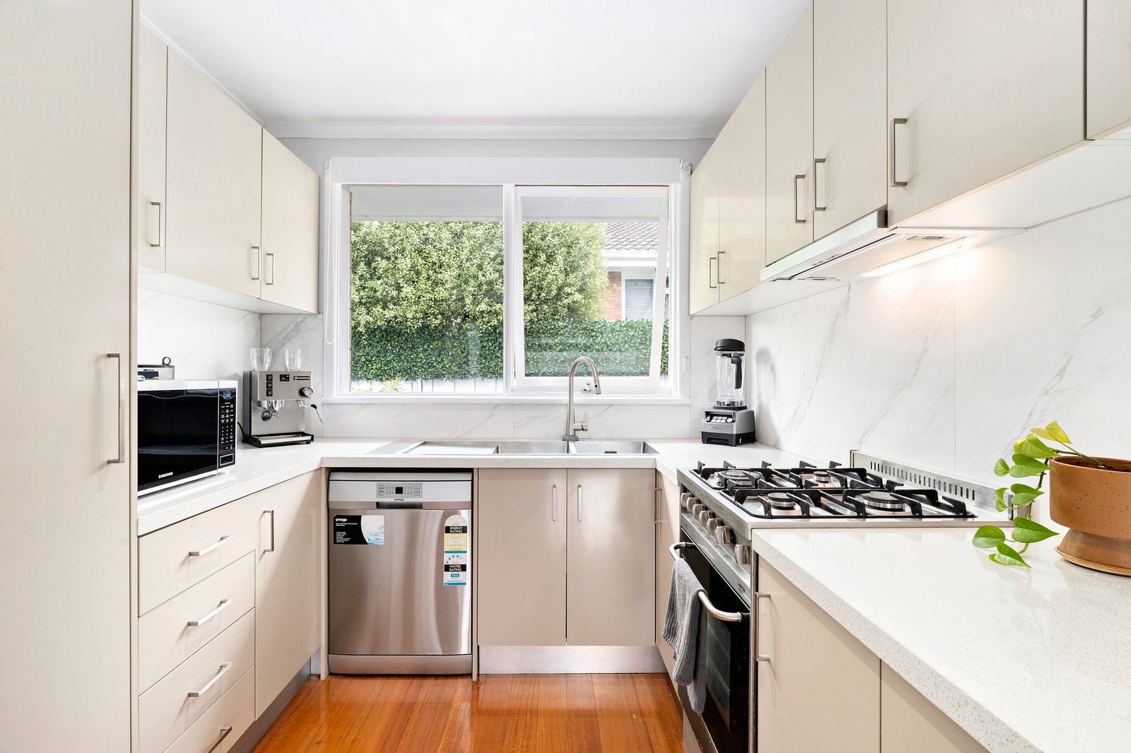 Gallery: 5/2-4 The Crescent
