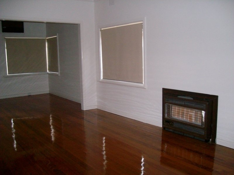 Gallery: 52 Adeney Street