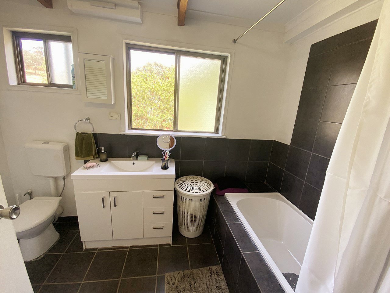 52 Allambie Road STUART TOWN 8