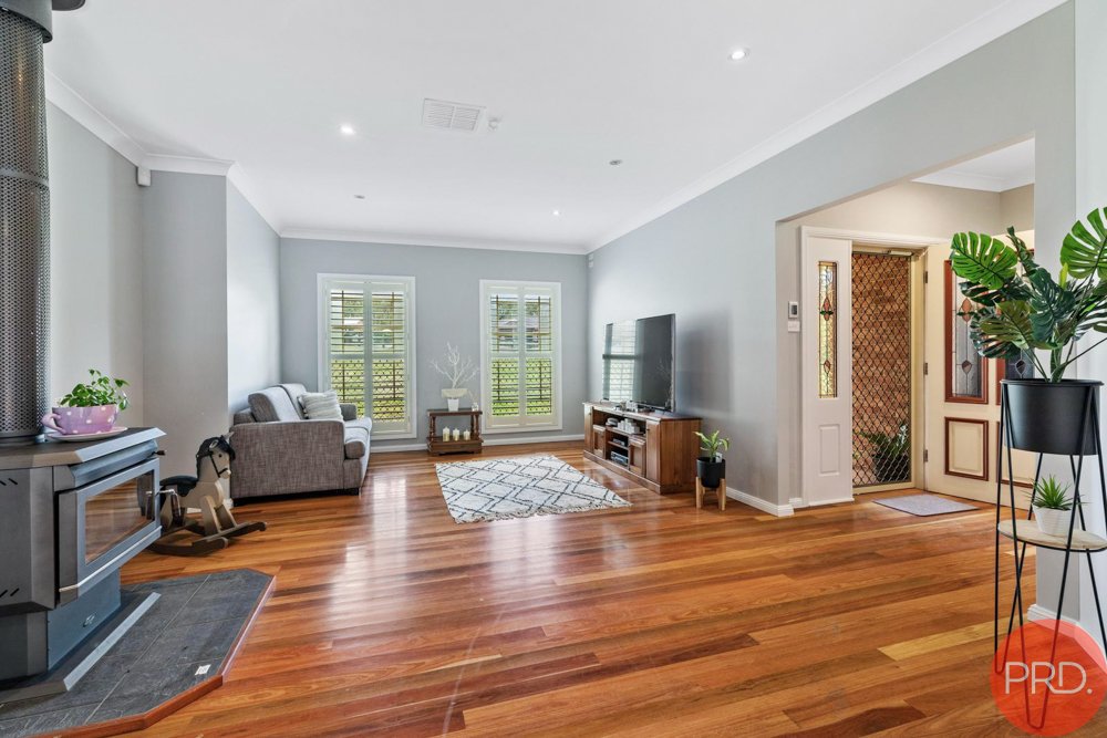 52 Barrington Grove THORNTON 7