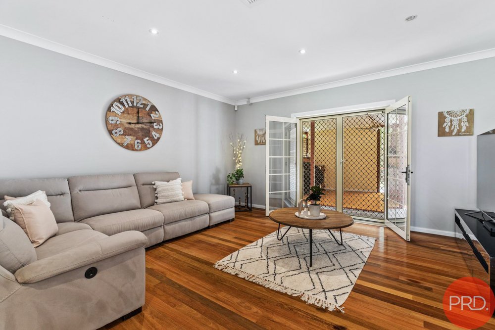 52 Barrington Grove THORNTON 8