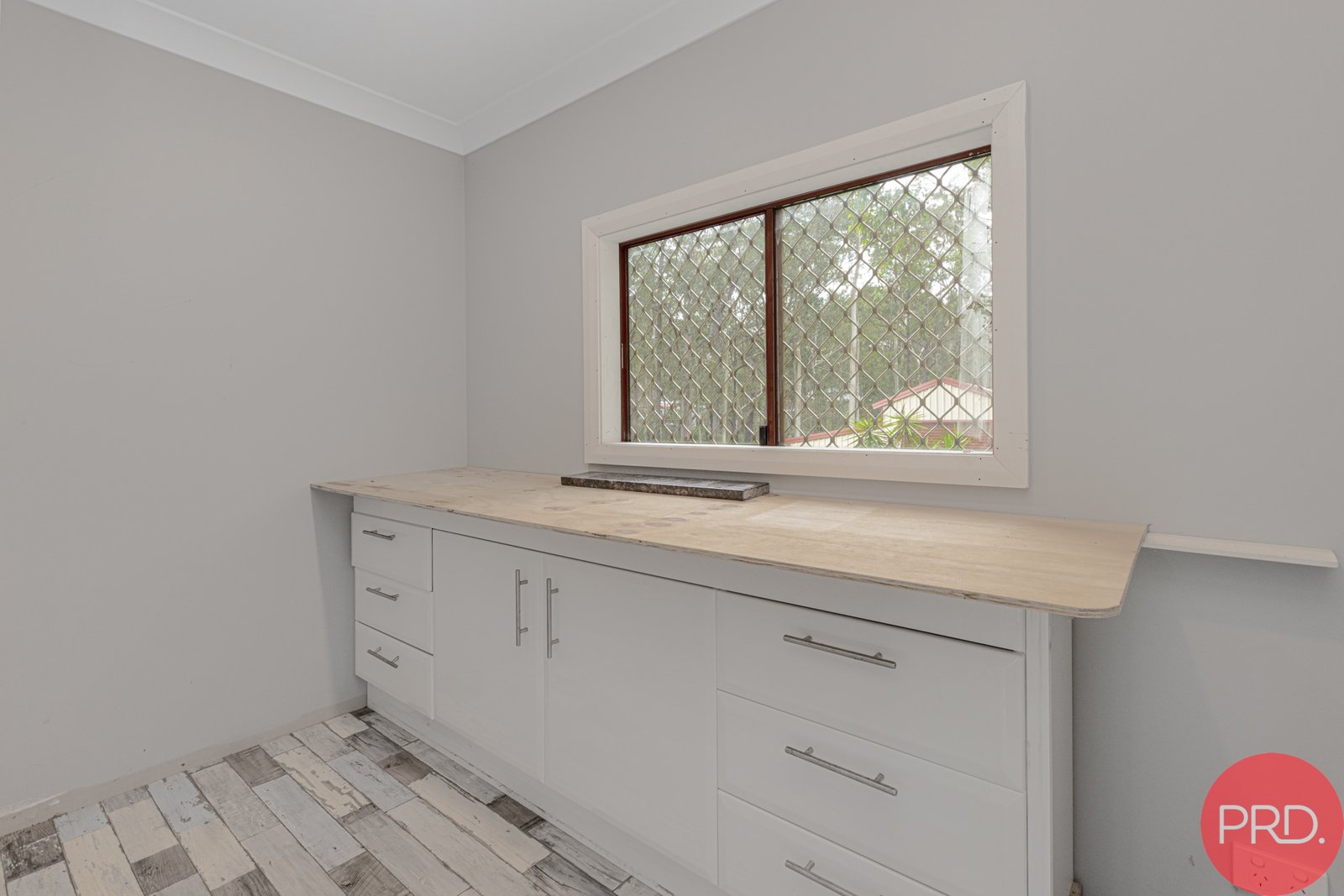 52 Barrington Grove THORNTON 34