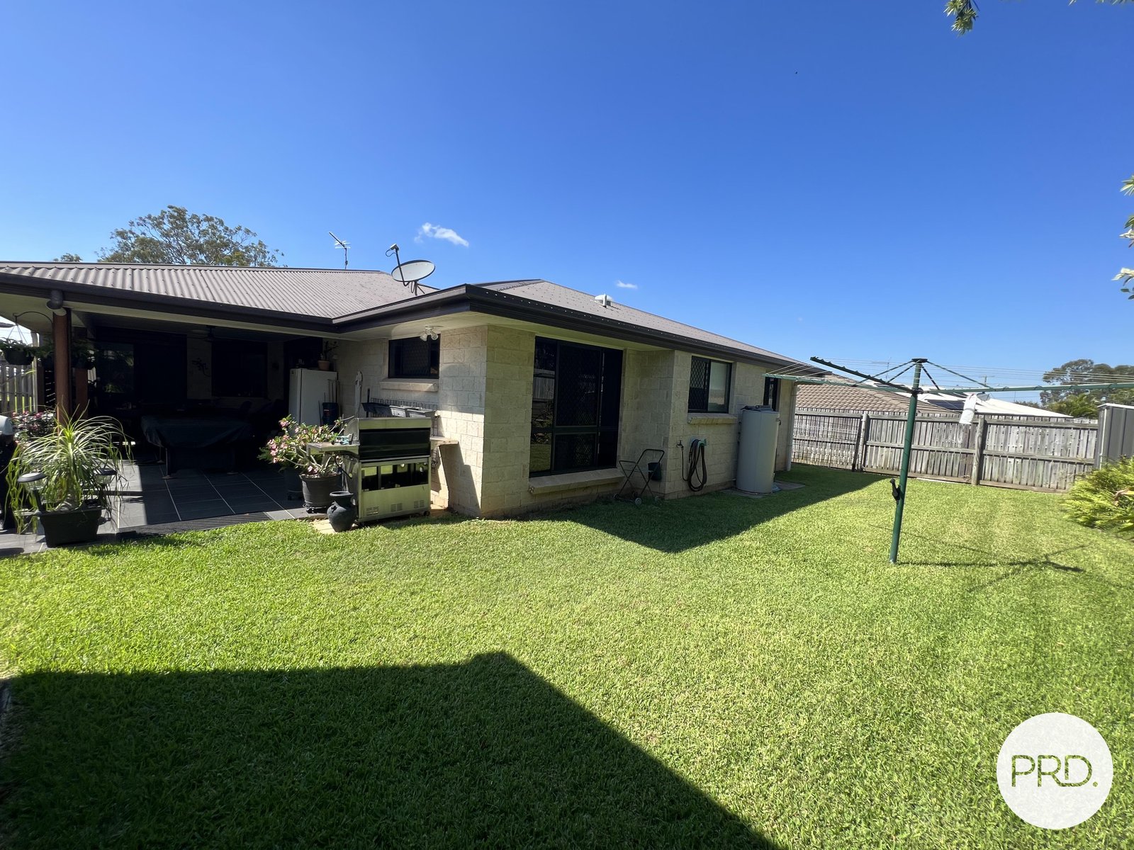 52 Bauhinia Street BOYNE ISLAND 16