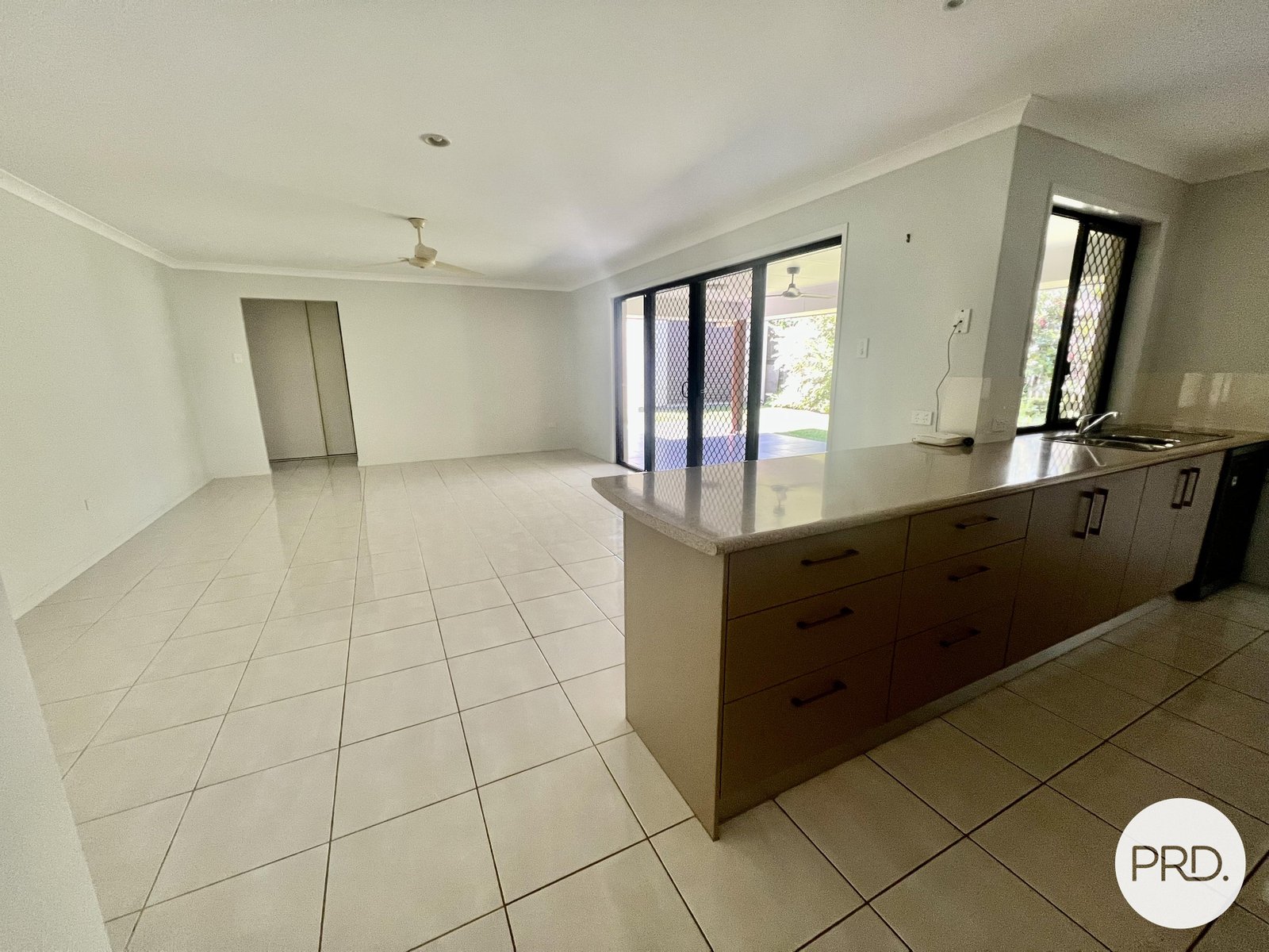 52 Bauhinia Street BOYNE ISLAND 7