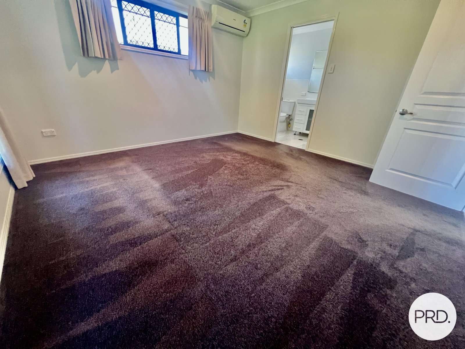 52 Bauhinia Street BOYNE ISLAND 11