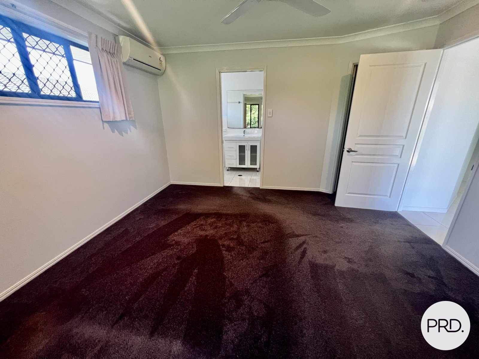 52 Bauhinia Street BOYNE ISLAND 12