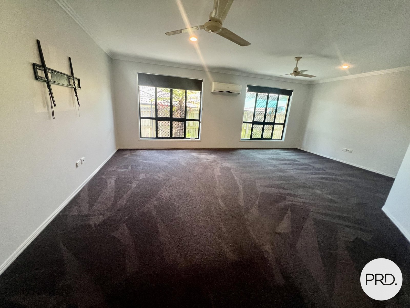 52 Bauhinia Street BOYNE ISLAND 14