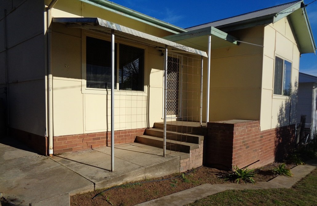 52 Clarke Street TUMUT 2