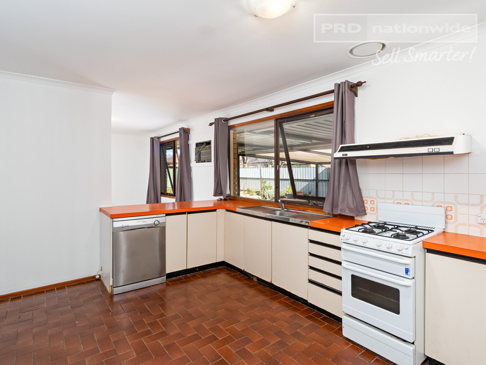 52 Cox Avenue FOREST HILL 4