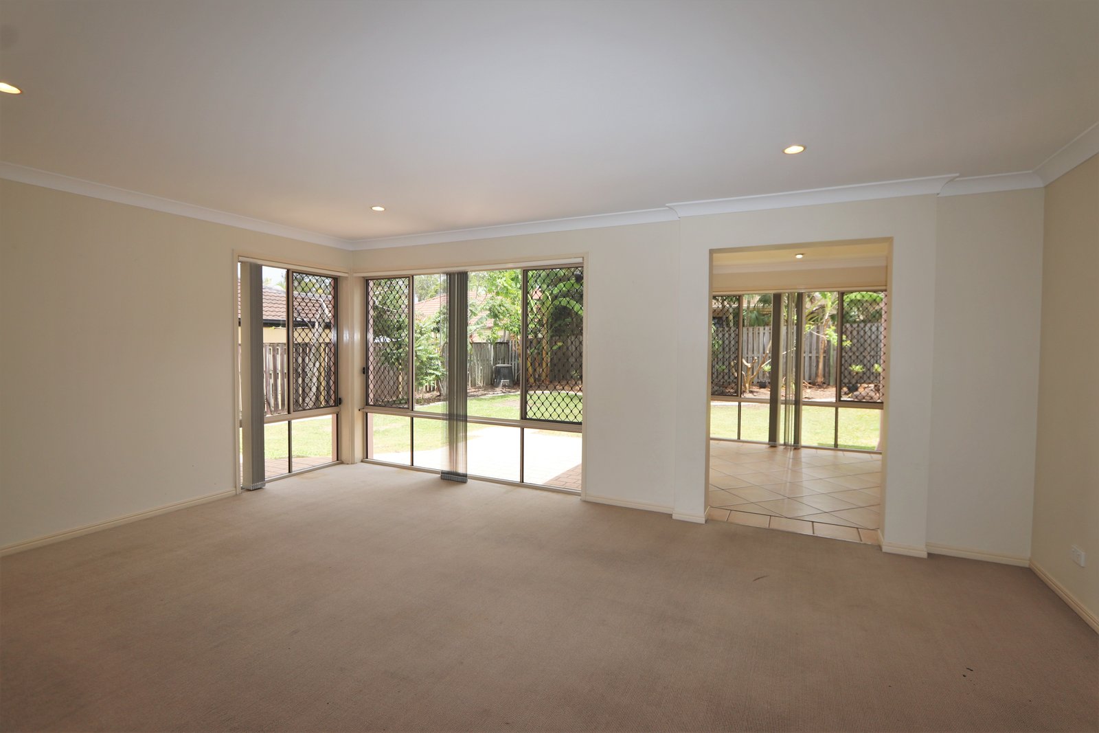 52 Crestwood Drive MOLENDINAR 4