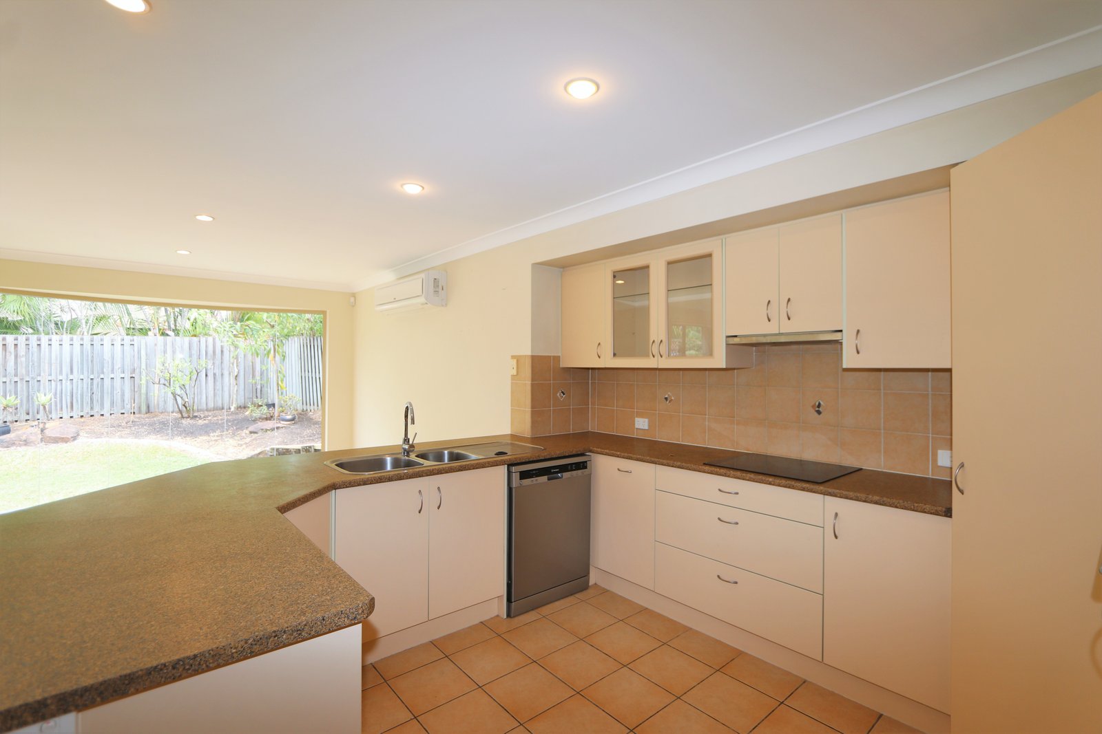 52 Crestwood Drive MOLENDINAR 8