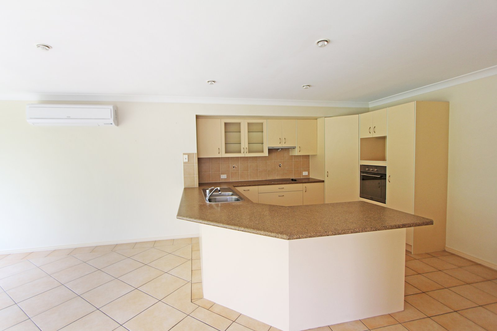 52 Crestwood Drive MOLENDINAR 3