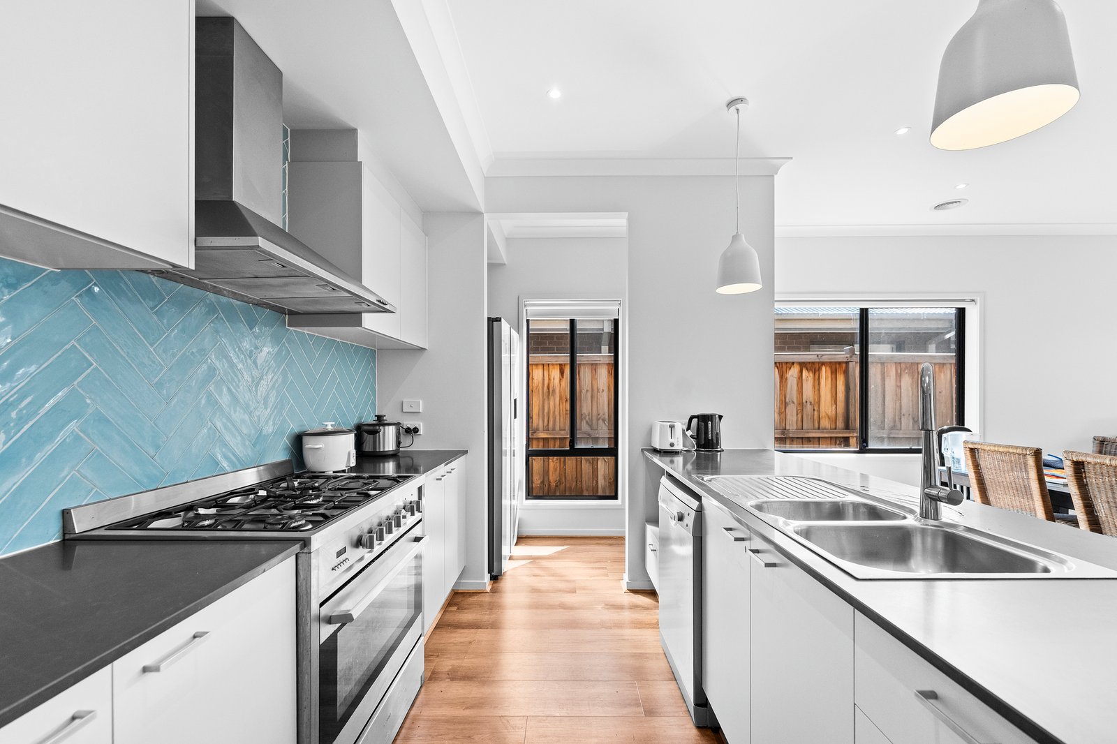 Gallery: 52 Devereux Way